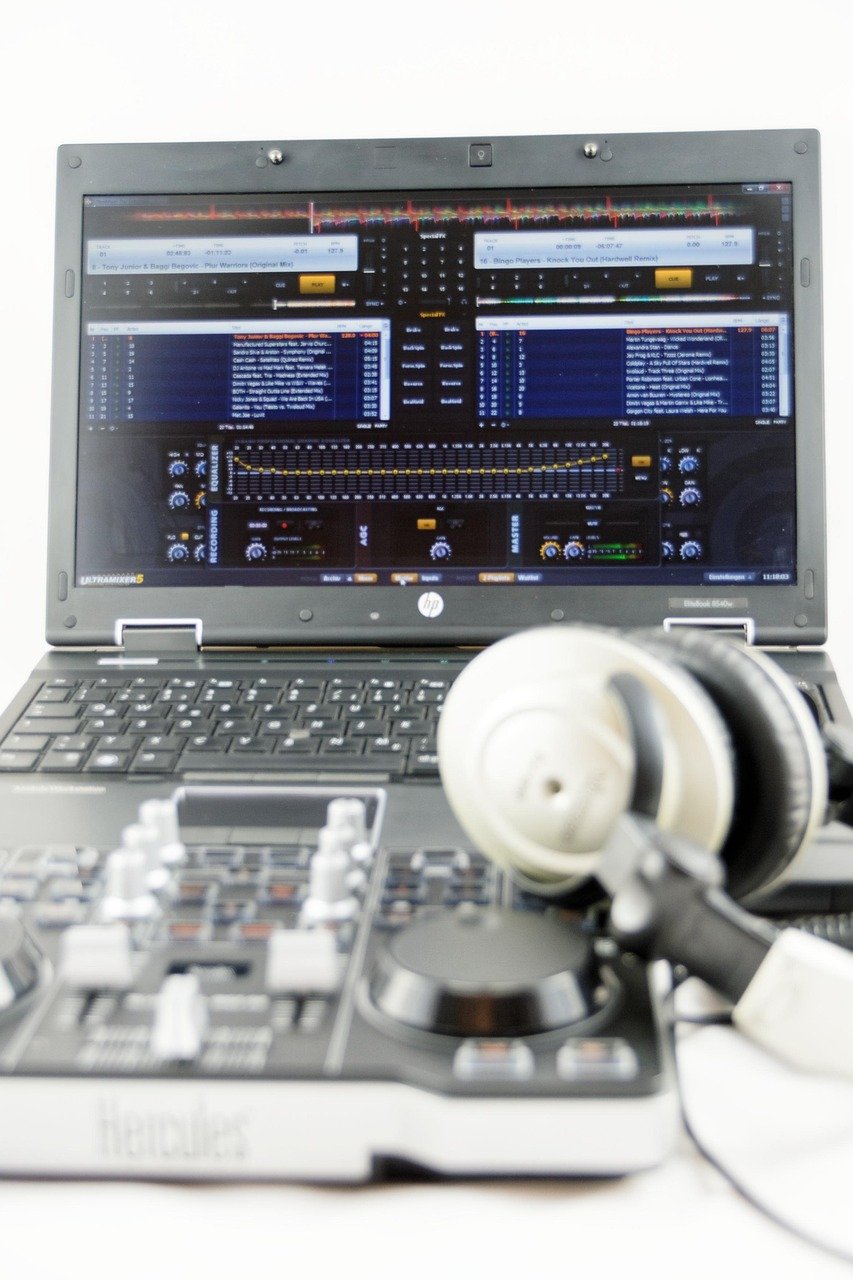 mixer, headphones, audio, entertainment, music, mp3, dj, equipment, technical device, vivanco, hercules, hp, hewlett packard, laptop, notebook, computer, software, program, set
